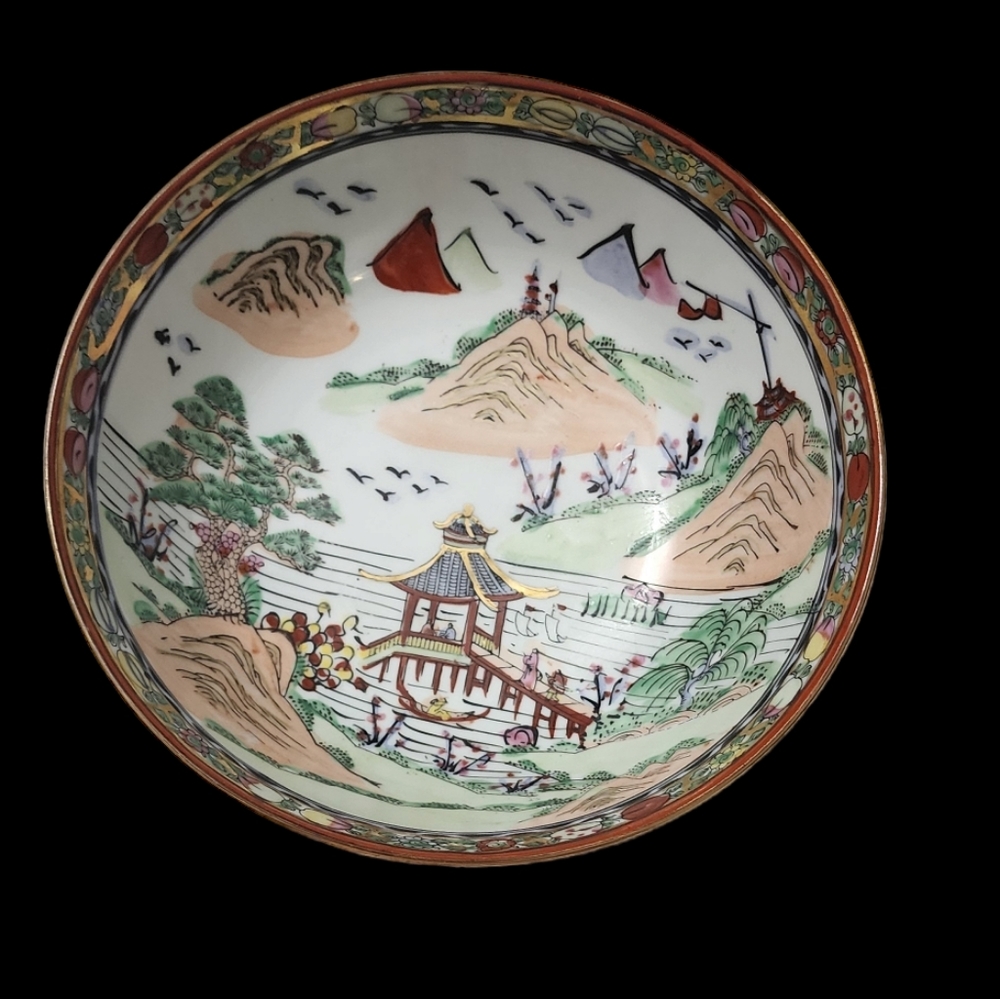 20th Century Chinese Porcelain Bowl